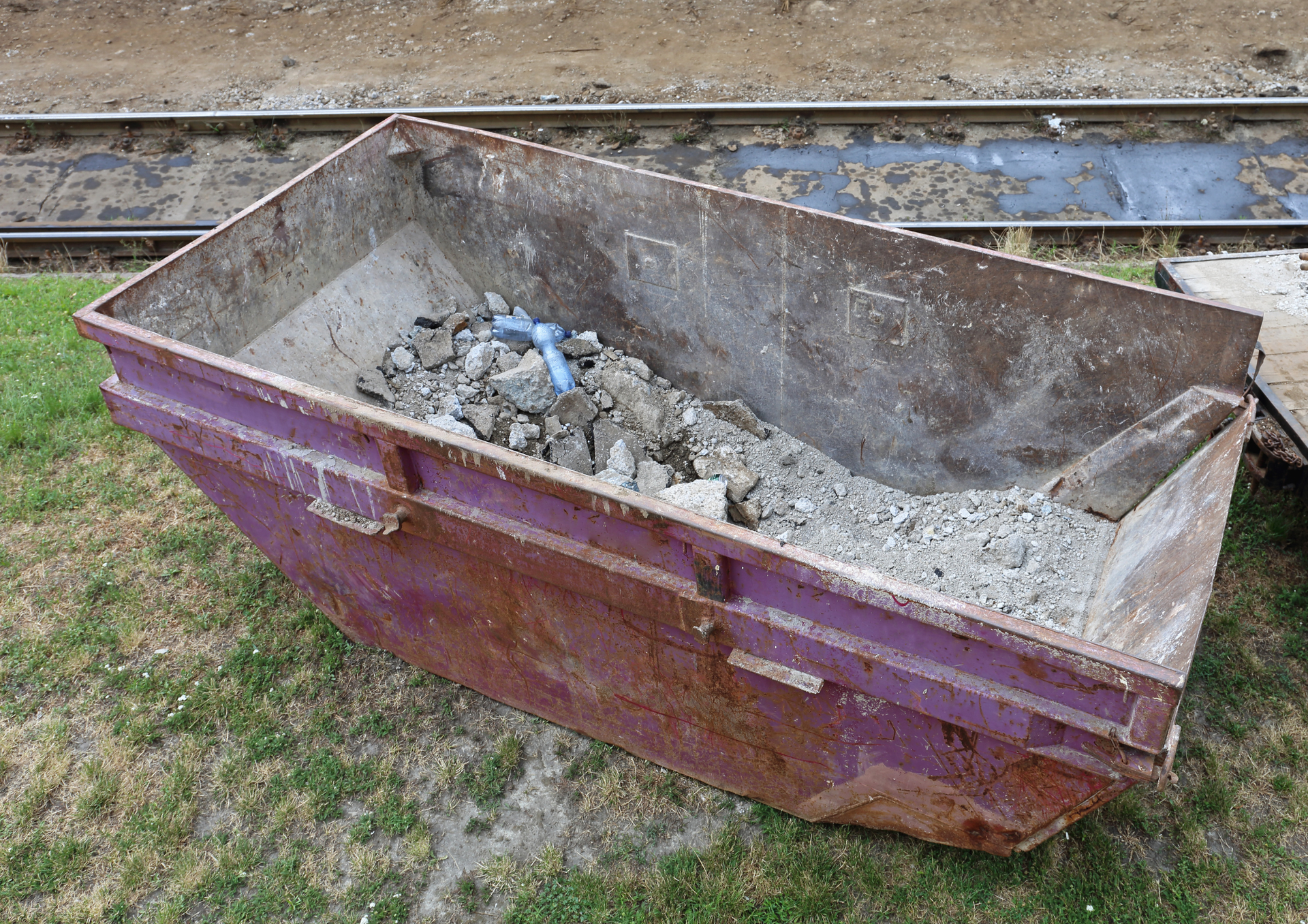 Skip Hire Near Me for Easy and Organised Household Waste Removal