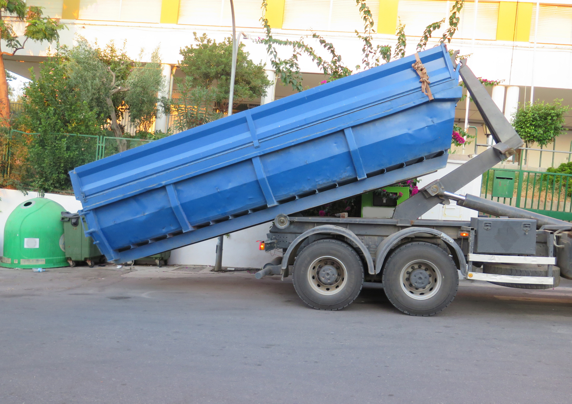 Understanding Skips and Choosing the Right Size for Household Waste