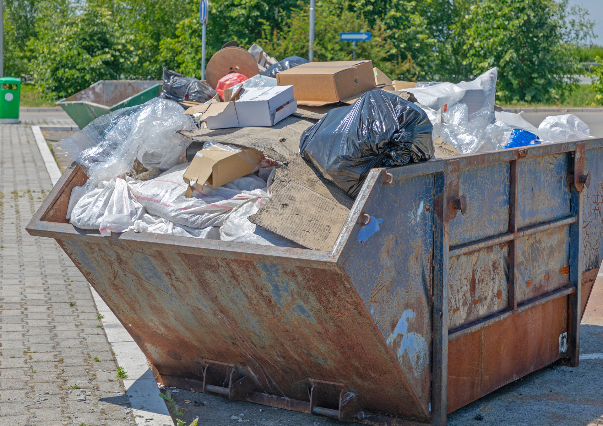 How Skips Improve Waste Control for Building and Renovation Work